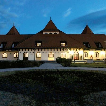 Hortobagy Club Hotel Zewnętrze zdjęcie
